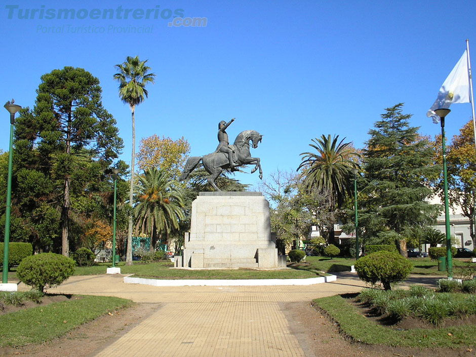Plaza San Martn - Imagen: Turismoentrerios.com